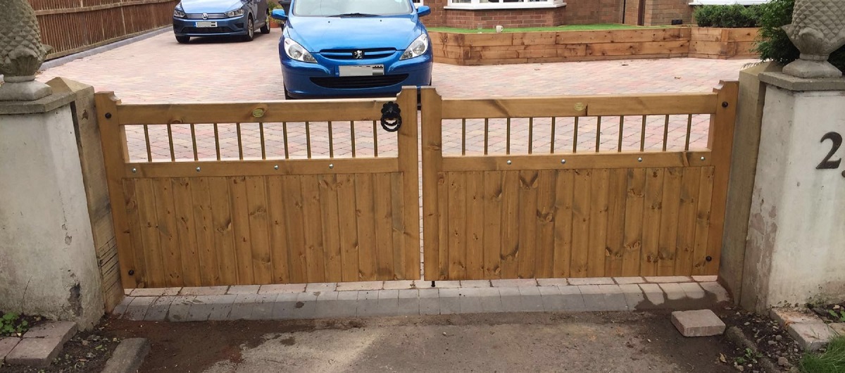 Guide to installing wooden gates