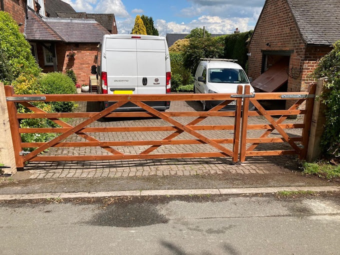5 bar wooden field gate for driveway