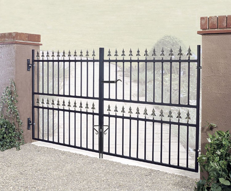Corfe metal driveway gates design