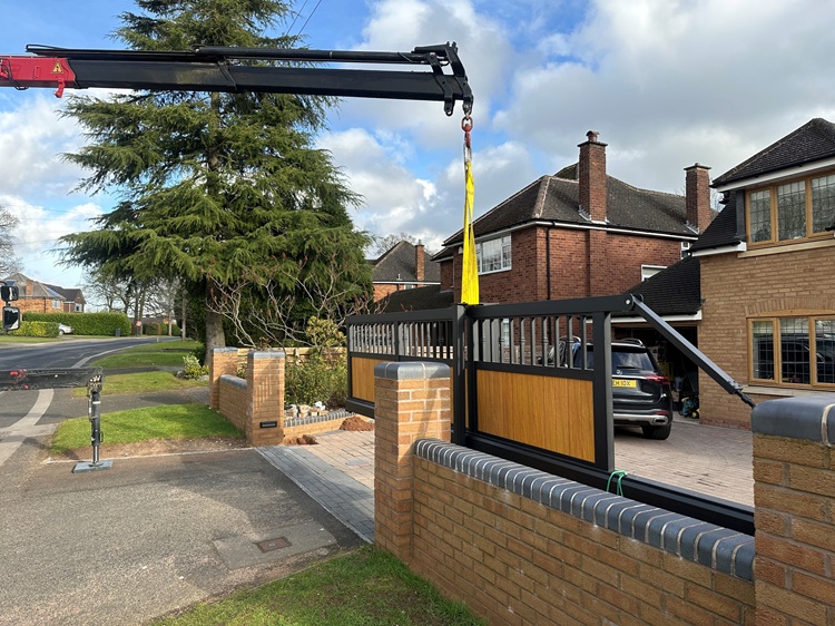 Hi-ab delivery with gate lifted into place