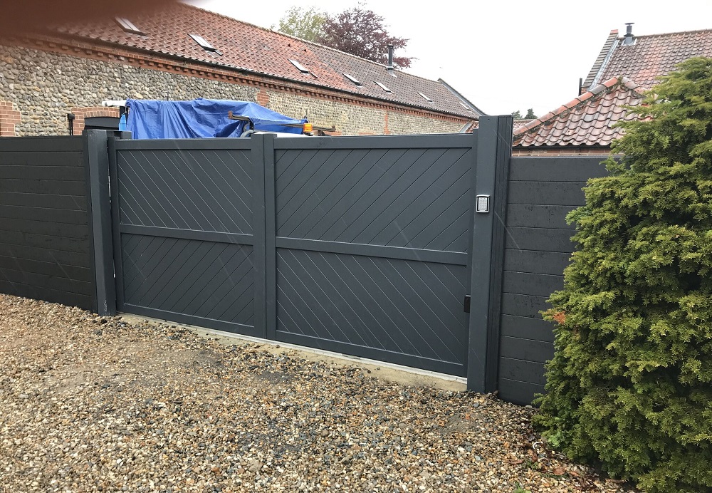 Diagonal infill square top aluminium driveway gates