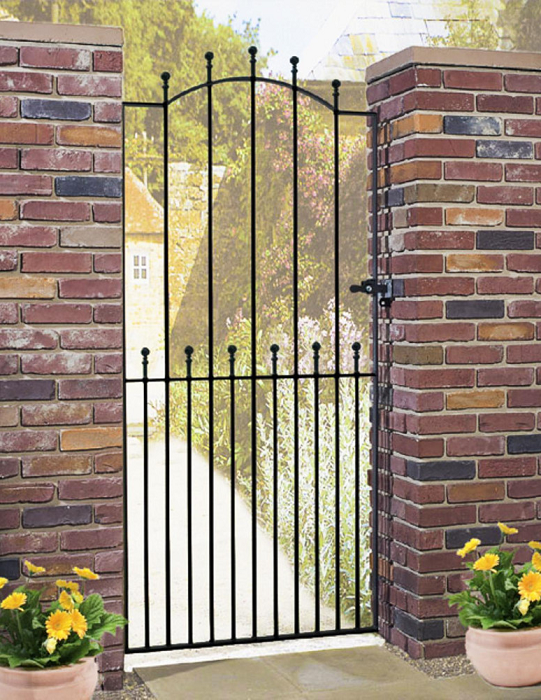 Manor metal side gate design