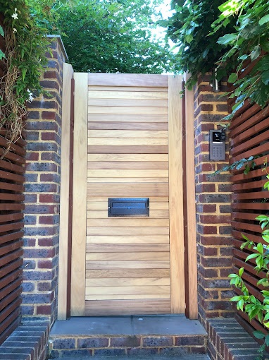 Oak side gate with horizontal infill boards