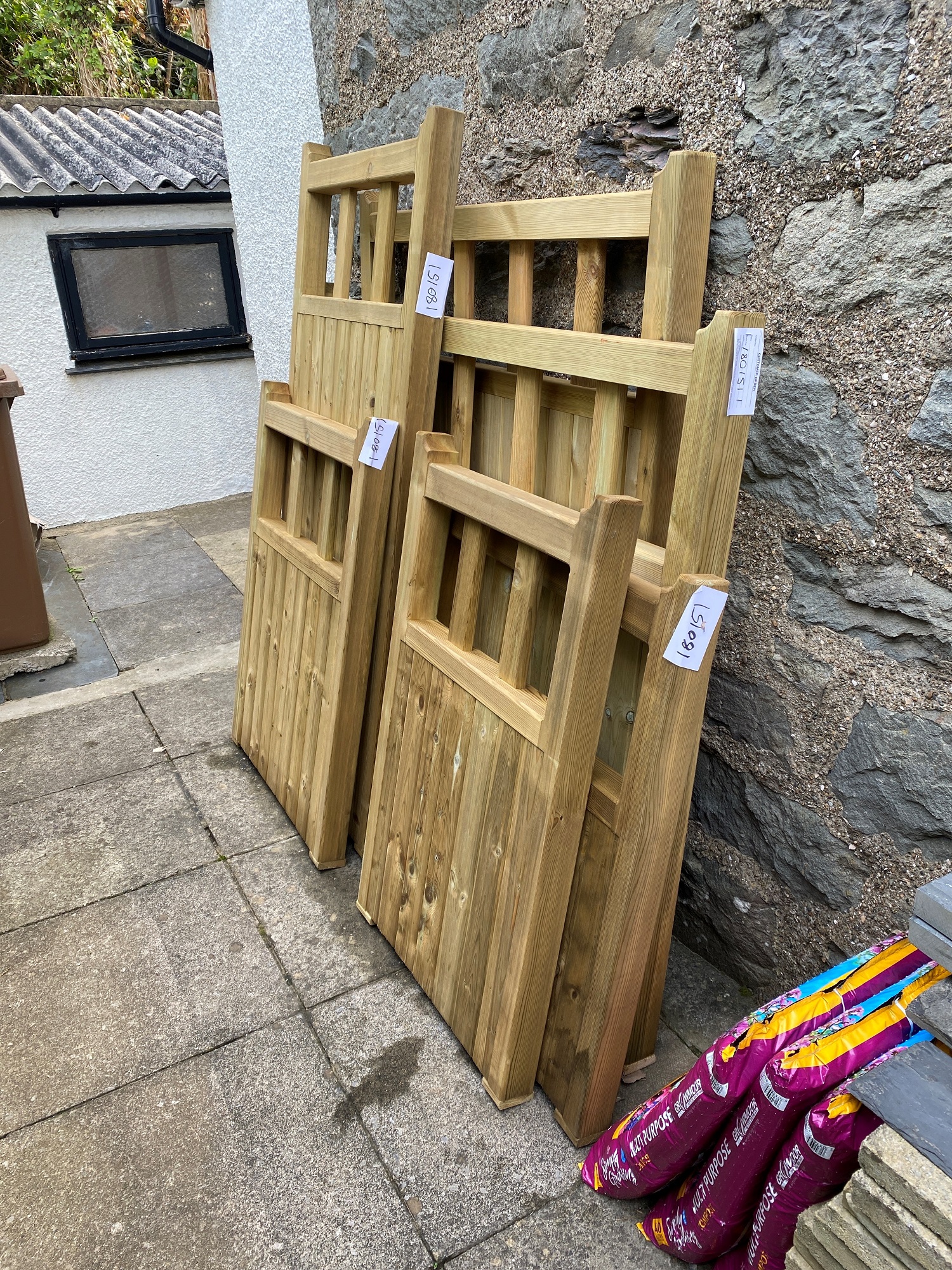 Replacement quorn wooden gates