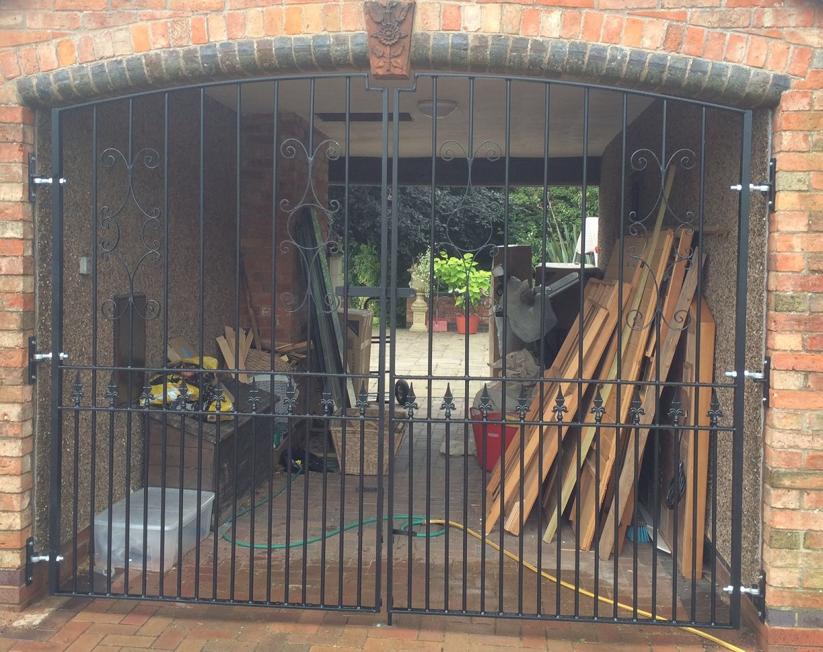 Made to measure Royal Grange wrought iron courtyard driveway gates