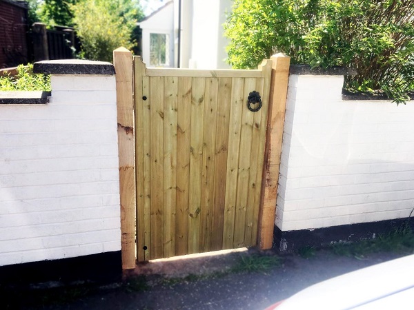 Single wooden gate measuring guide - click here