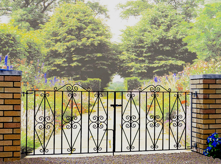 Stirling Metal Driveway Gates