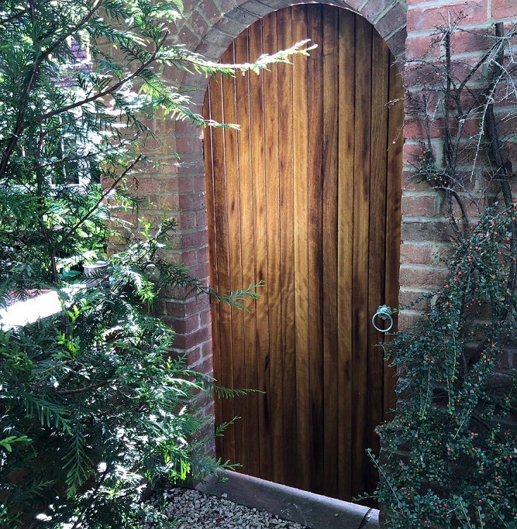 Amersham Hardwood Garden Gate | Ledge & Brace with Arch Top