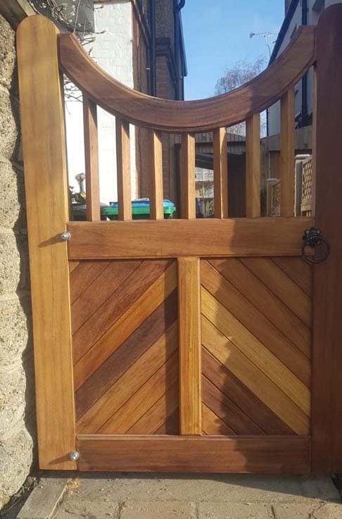 Hale Hardwood Garden Gate | Reverse Bow Top with Spindles