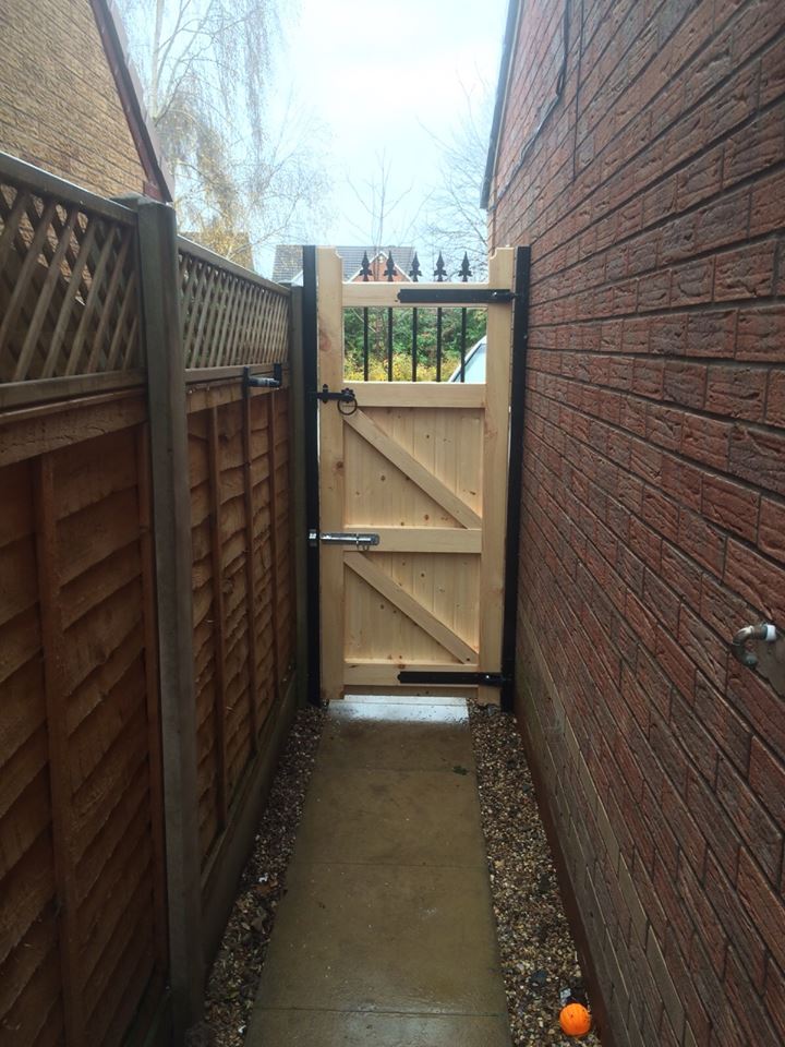 Vertifleur Wooden Side Gate | 6ft High | Buy Vertifleur Wooden Side